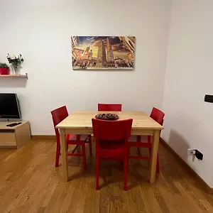 bologna-central-apartments-bellearti-11.emilia-romagnahotels.net/